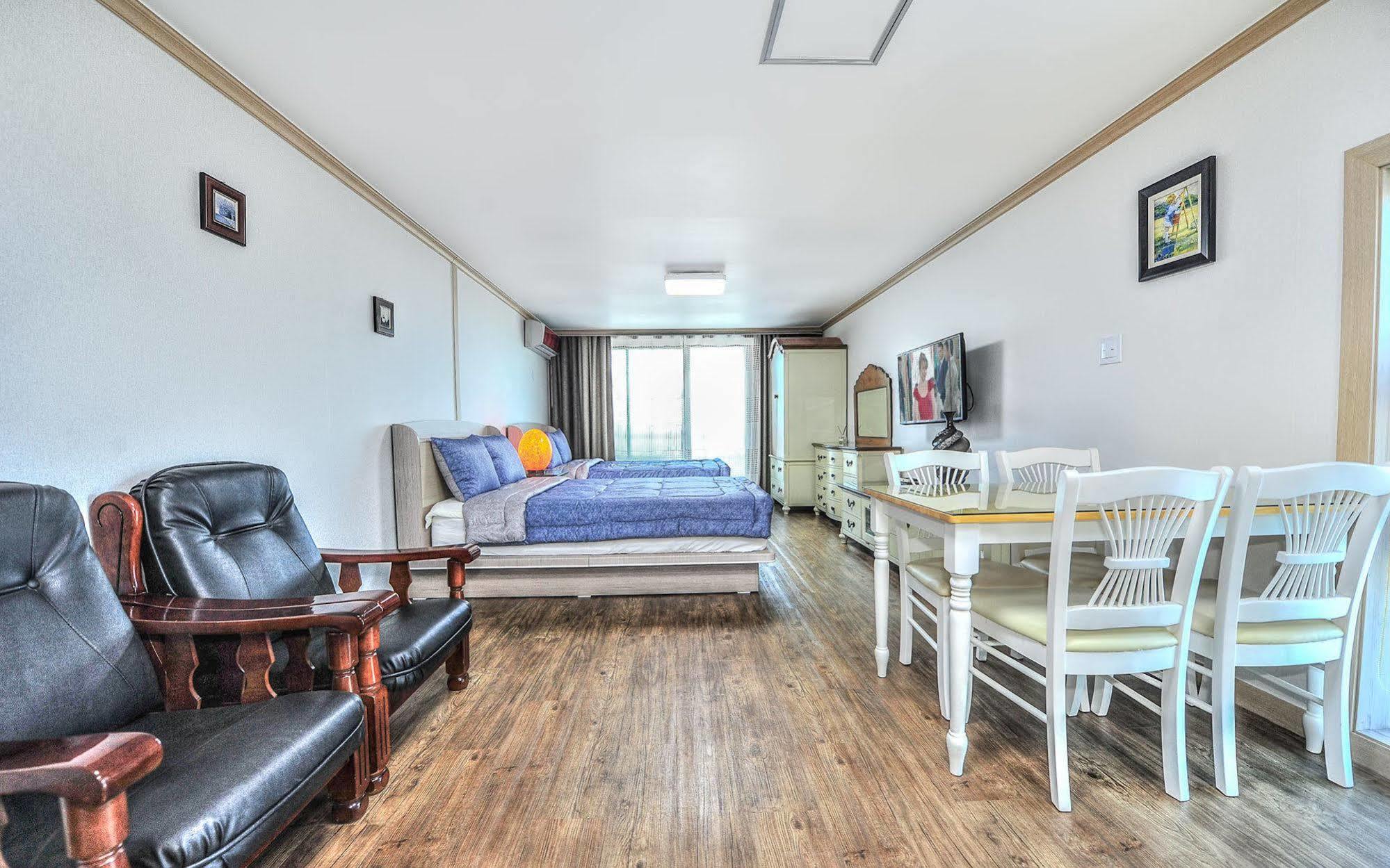 Sokcho Esher House Pension Экстерьер фото