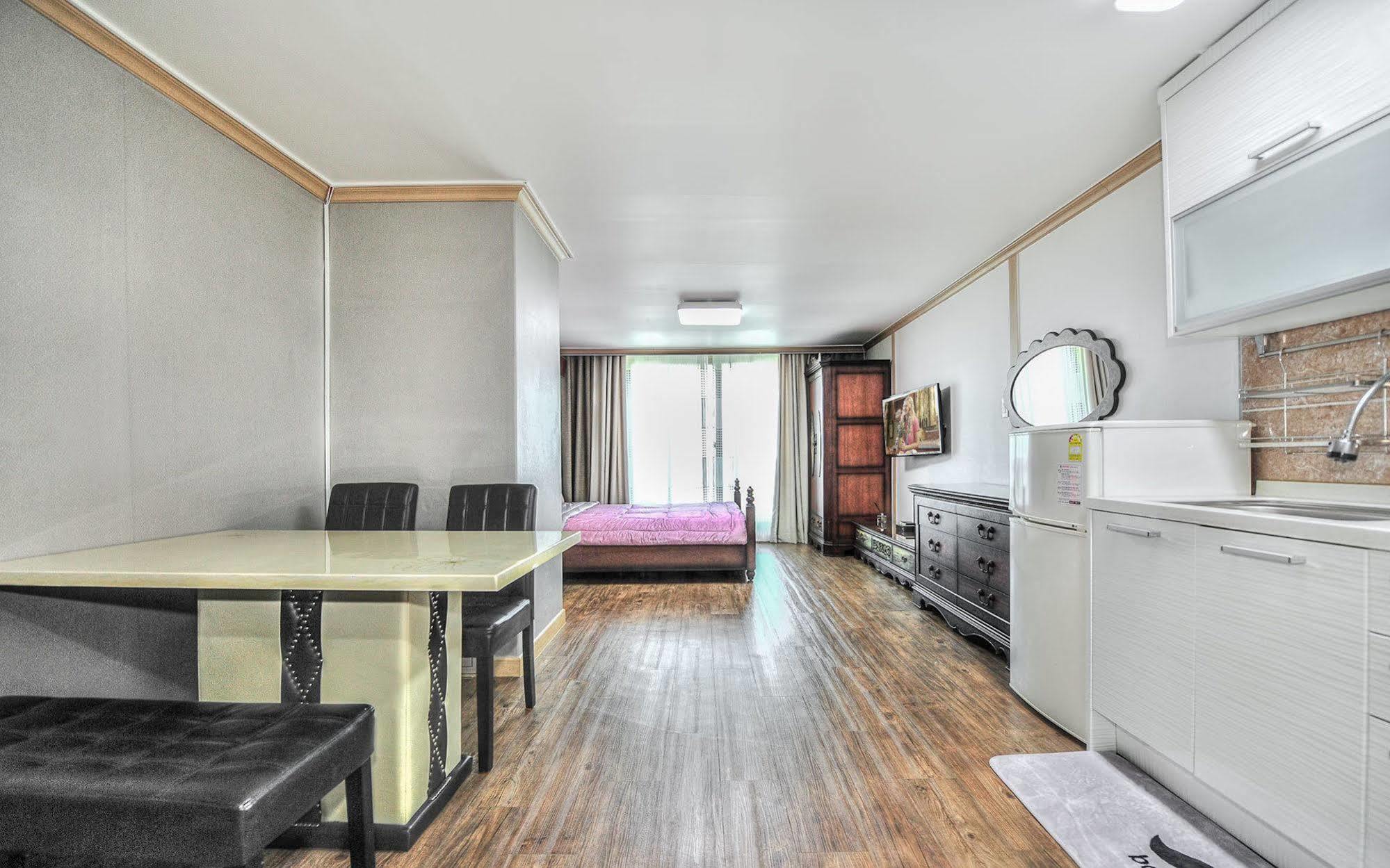 Sokcho Esher House Pension Экстерьер фото