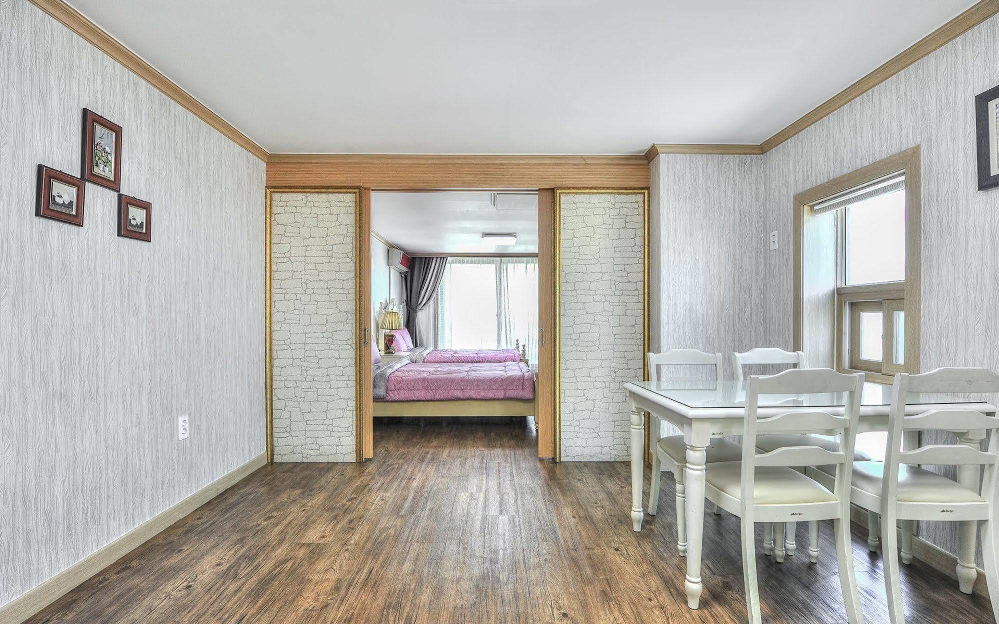 Sokcho Esher House Pension Экстерьер фото